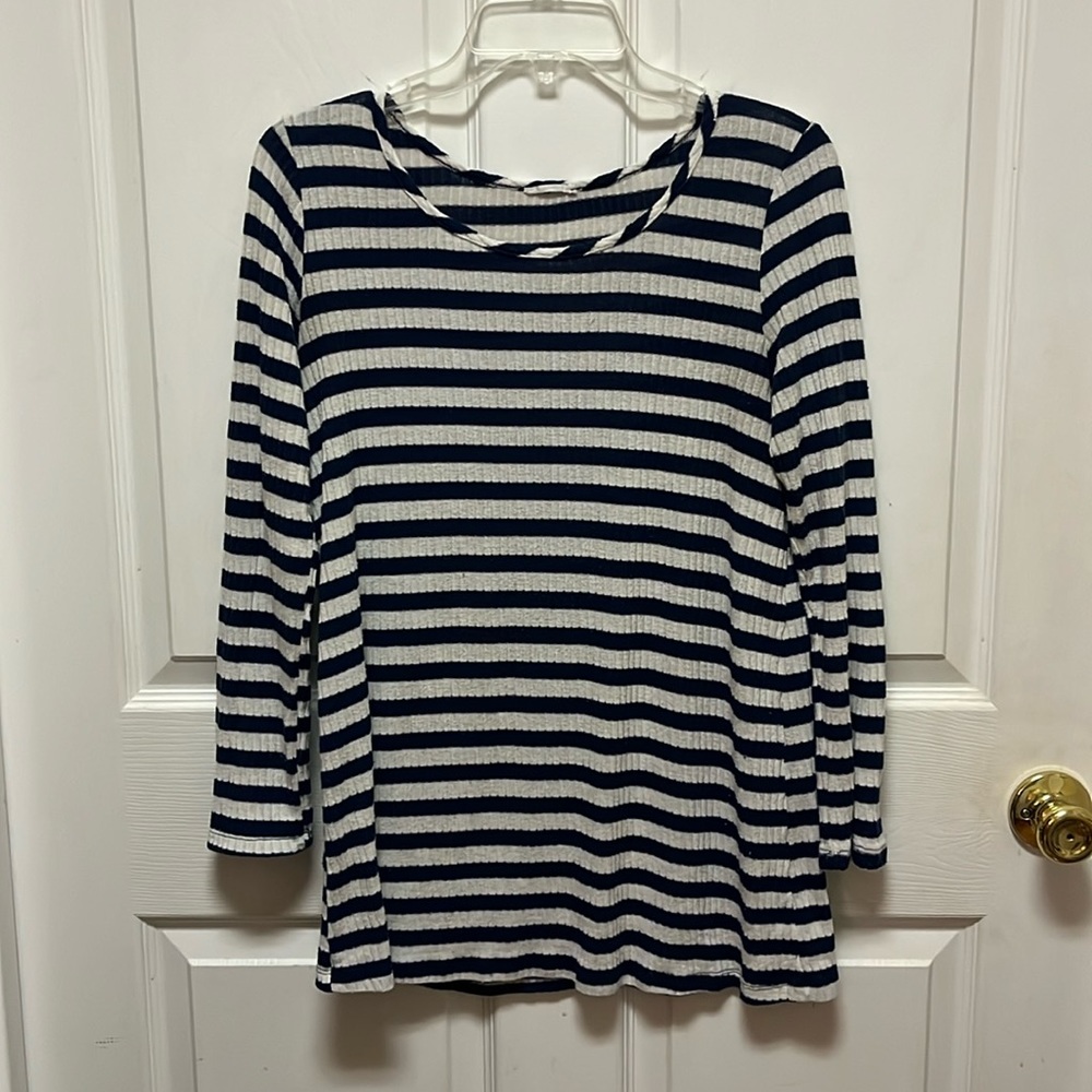 ‼️3/$10‼️ Ladies Striped Top, Size M